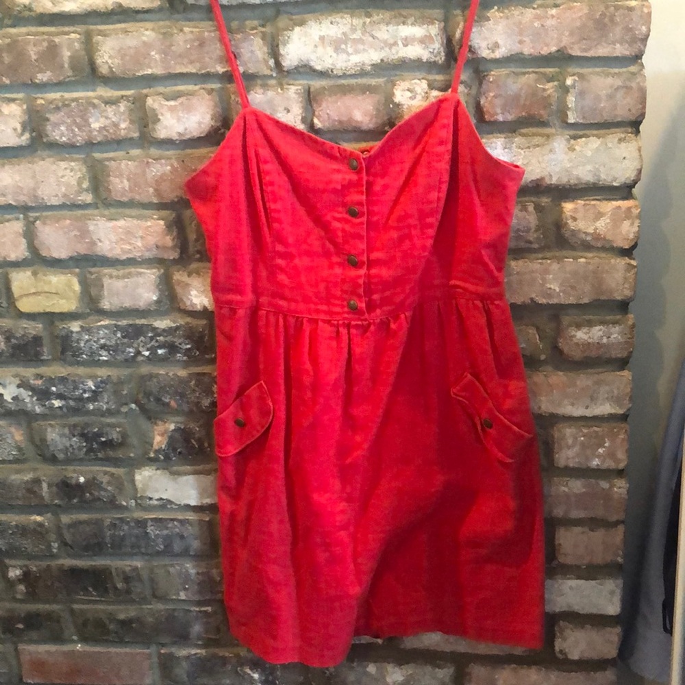 Red peekaboo linen dress